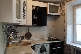 продается 2х квартира в центре.